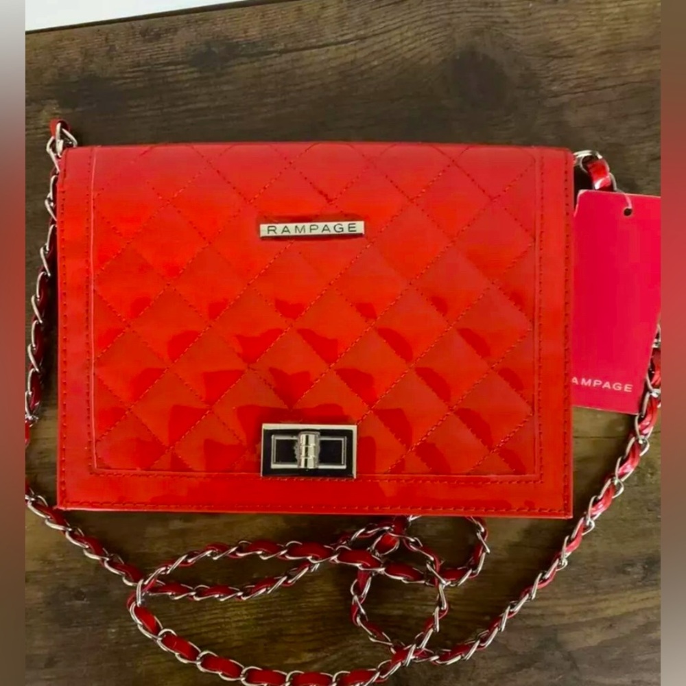 Elegant handbag lacquered red Rampage.